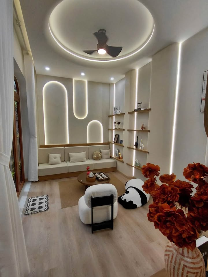 Cho thuê Nhà Mặt Tiền Phan Thanh, Đà Nẵng - 4PN, 74m² x 2 Tầng - Sẵn Sàng Ở Ngay!