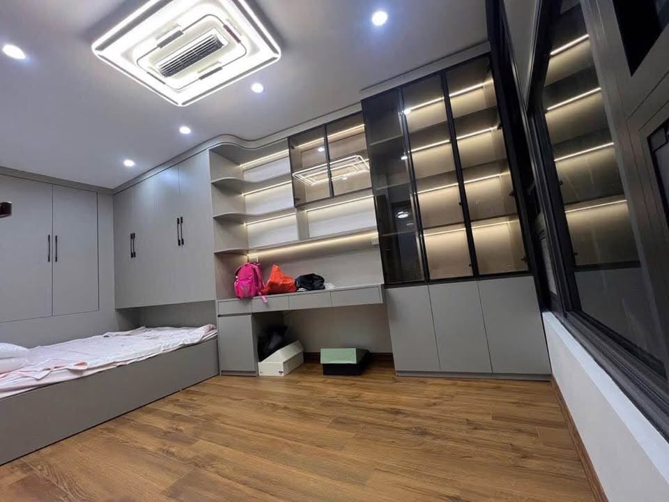 Nhà 6 Tầng Thang Máy Hoàng Hoa Thám, Ba Đình - 46m² Đẹp Lung Linh