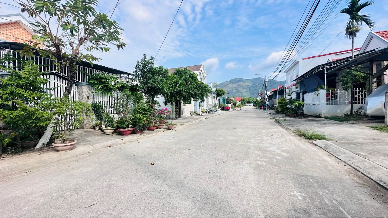 Bán Đất TĐC Diên Toàn 120m² - Sổ Đỏ Sẵn Sàng, Đường 13m Ô Tô Tránh