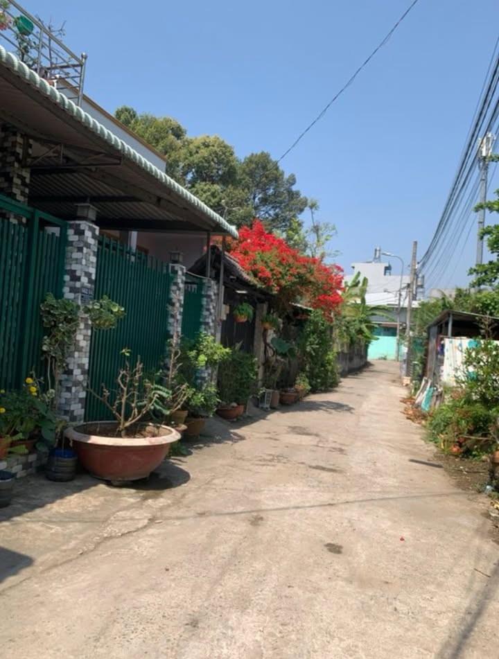 Nhà 3 Tầng Nguyễn Xiển Thủ Đức 82m² Nhỉnh 5 Tỷ - Hẻm Xe Hơi