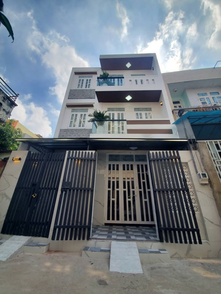Nhà hẻm xe hơi Bình Tân 65m² - 4PN, Sân thượng giá 5.85 tỷ