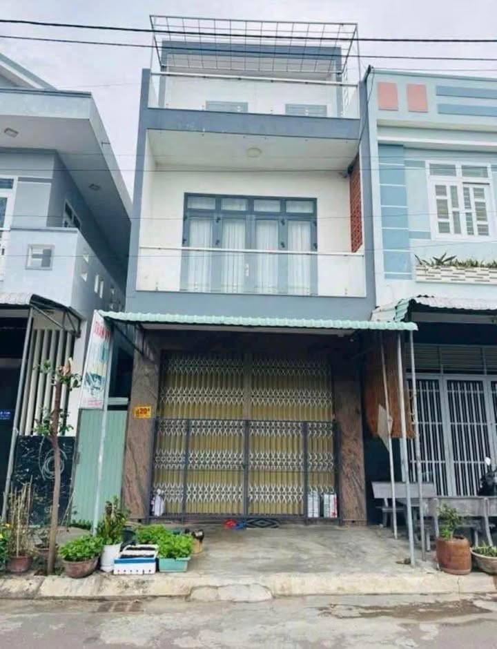Nhà Trần Khát Chân Quy Nhơn 70m² 4.49 tỷ - Ô tô vào tận nhà