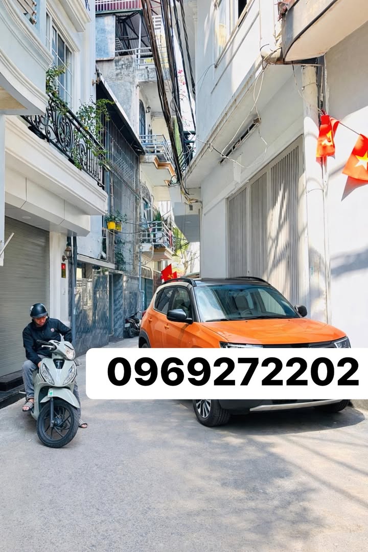 Nhà Lạc Long Quân Mễ Trì 40m² hơn 11 tỷ - Ô tô vào tận nhà