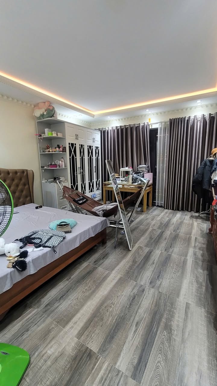 Nhà Mặt Đường Quán Nam 100m² 5 Tầng, Có Thang Máy - Kinh Doanh Đỉnh Cao