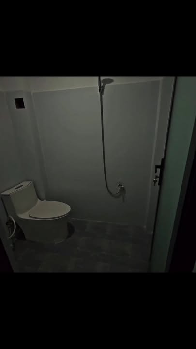 Nhà 33m² 2 Tầng Gần Ngã Tư Kênh Nước Đen - Giá 4.6 Tỷ