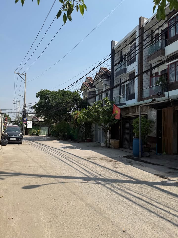 Nhà 3 tầng Thạnh Xuân 25 7.3 tỷ - Ô tô vào tận nhà