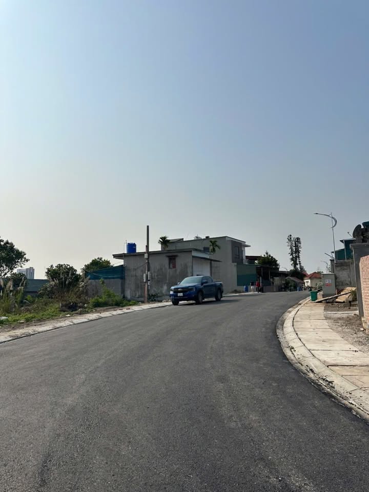 Đất Lô Góc 2 Mặt Tiền - Ngõ 64 Bãi Dài, Uông Bí - 96m² Giá Tốt