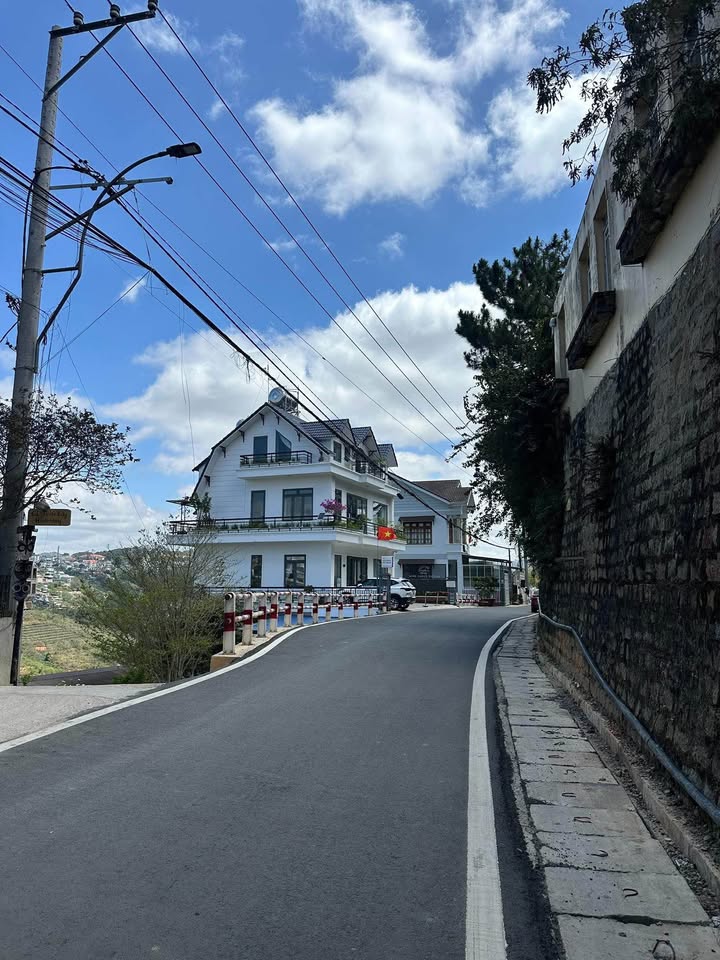 Căn hộ Đà Lạt mặt tiền Đặng Thái Thân 200m² 22 tỷ - View đẹp