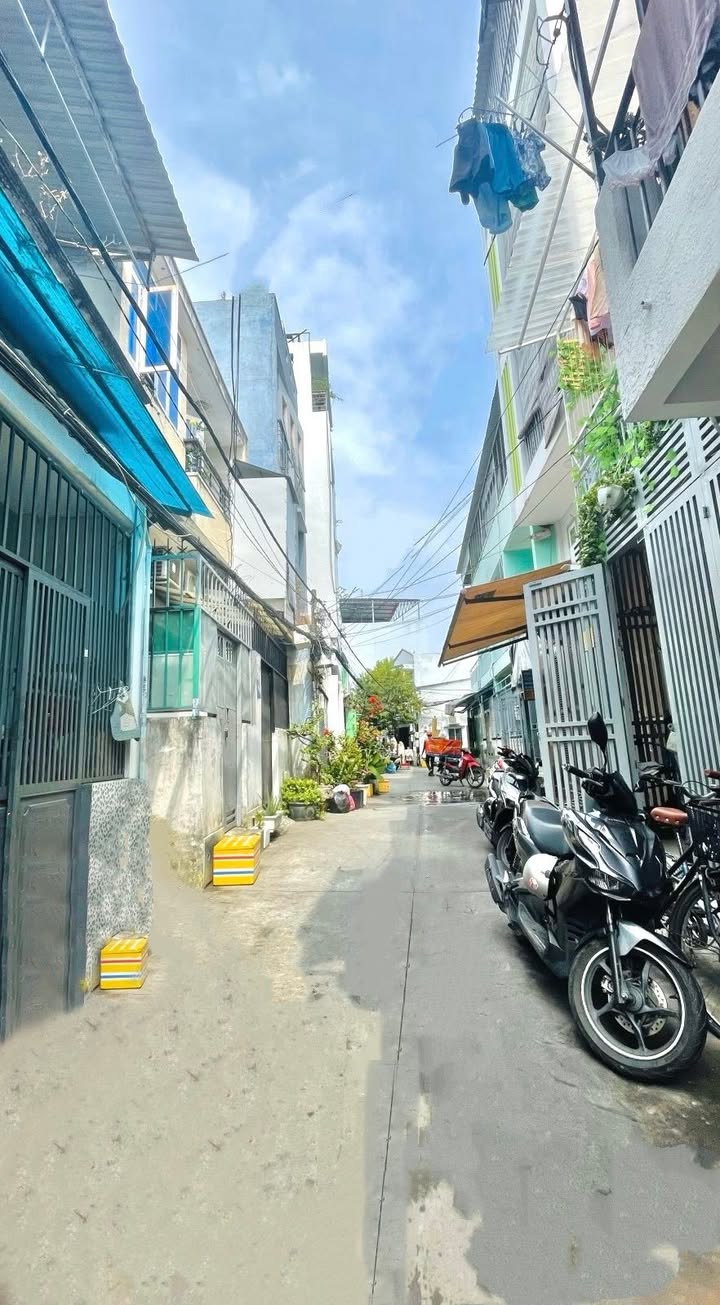 Nhà Đẹp Âu Cơ Tân Phú: 33m² Nở Hậu, 2 Tầng 3PN, Giá Tốt