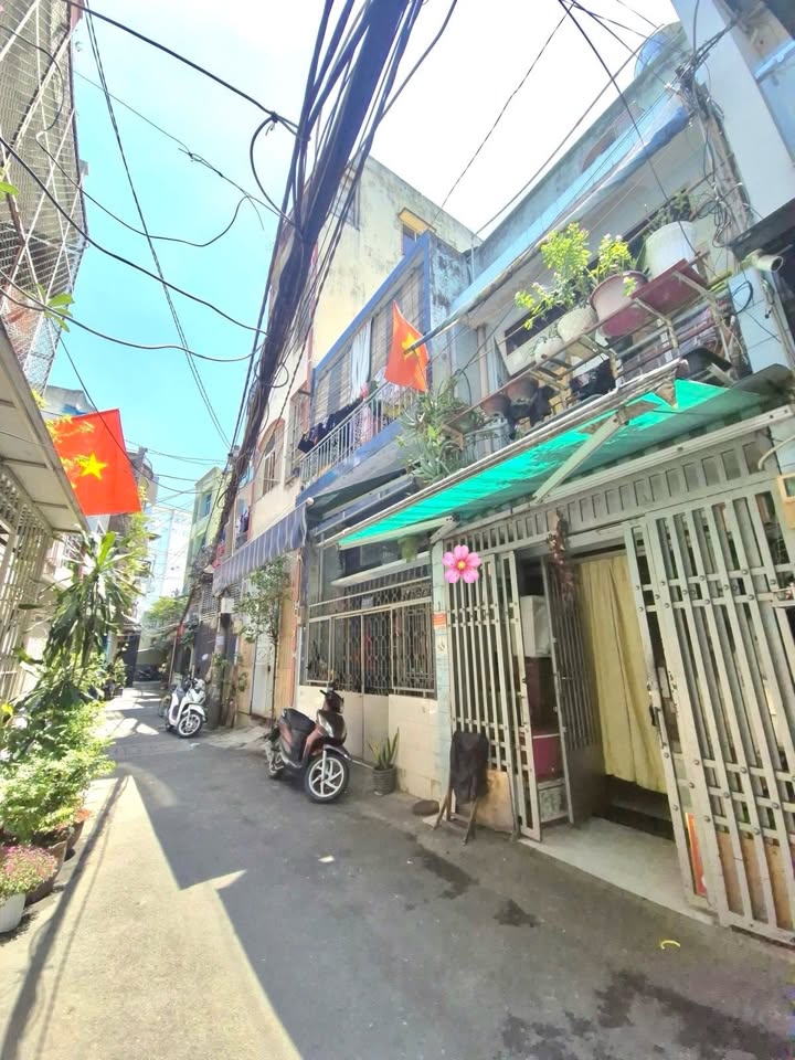 Nhà Hẻm Xe Hơi VIP Lý Thường Kiệt, Tân Bình - 30m², 2 Tầng - Giá Nhỉnh 4 Tỷ