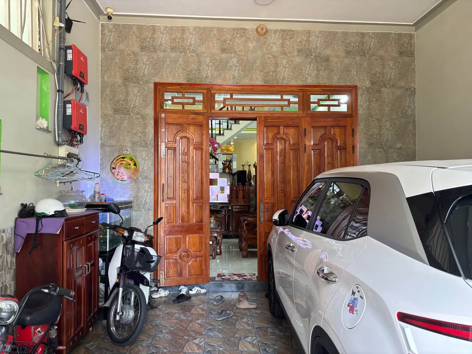 Nhà Đường Nguyễn Trung Trực, Phan Rang - 100m², 3PN, Hướng Đông Bắc, Giá 3.95 Tỷ