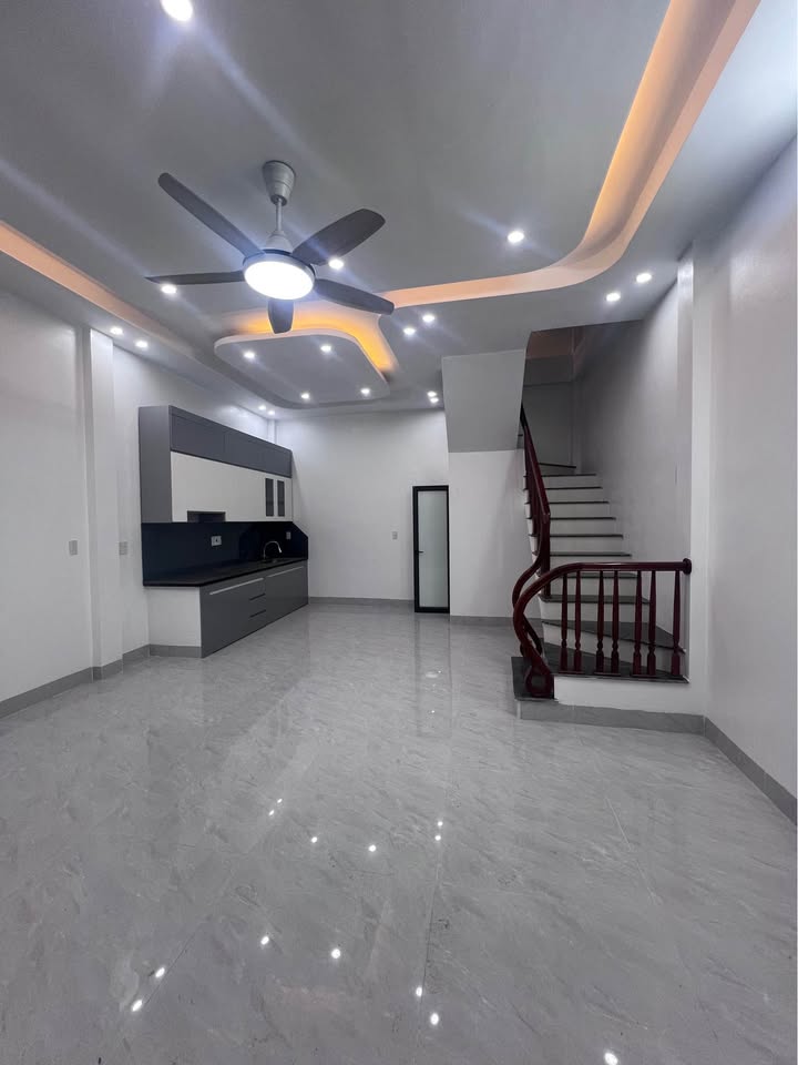 Nhà 3 tầng Tiền Phong, Thái Bình - 39m² - 2.x Tỷ - Sổ đỏ sẵn