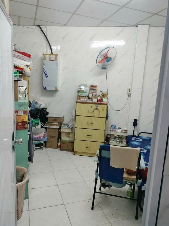 Nhà Nguyên Căn Lạc Long Quân Q11 - 4PN - 7 Triệu/Tháng