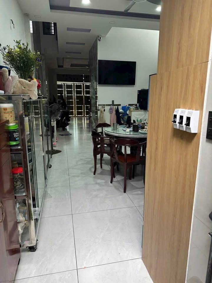 Nhà Mặt Tiền Nội Bộ Tân Phú - 15.5 Tỷ, Sổ Hồng Sẵn Sàng