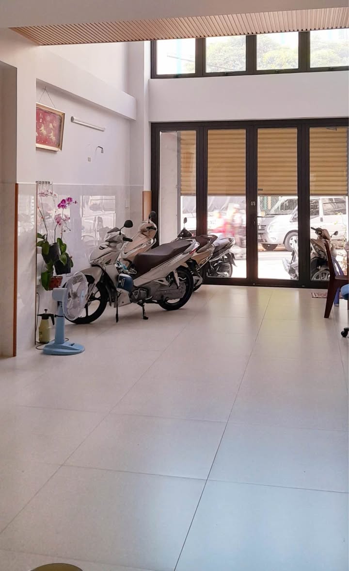 Cho thuê mặt bằng kinh doanh Bàu Cát, Tân Bình - 216m², 5 tầng - Sẵn sàng setup