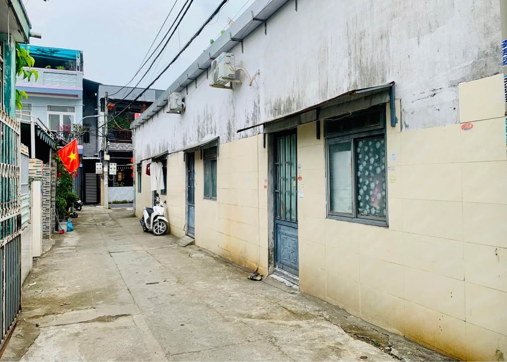 Nhà Nguyễn Tất Thành 82m² 3,x tỷ - Ô tô vào tận nhà