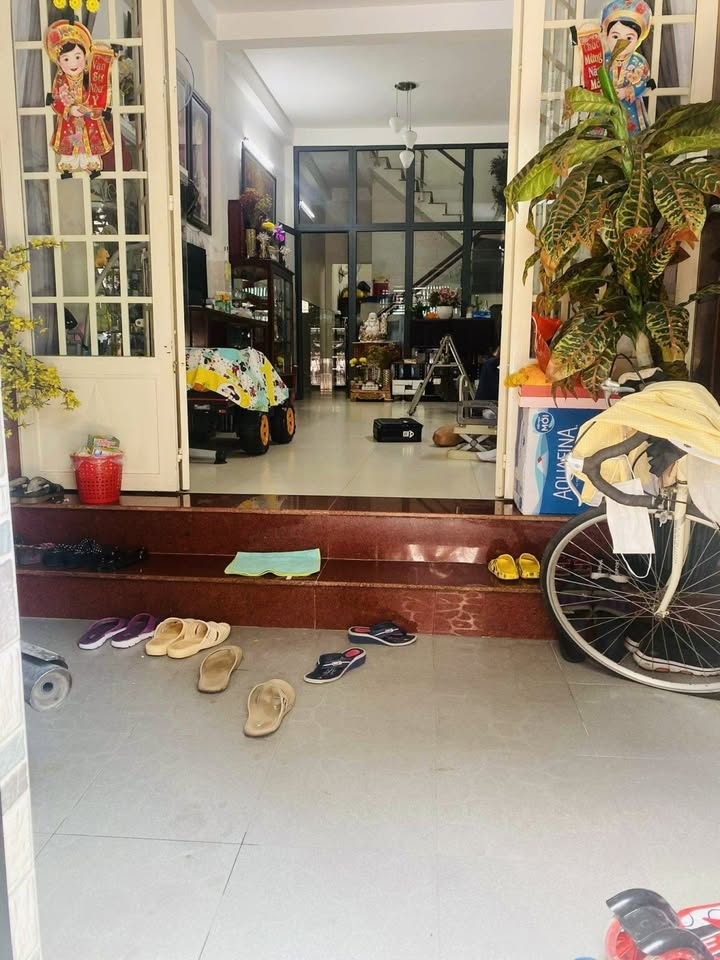 Nhà Phường 5 Quận 8 70m² - 3 Tầng BTCT - Sổ Nở Hậu - Giá 5 Tỷ