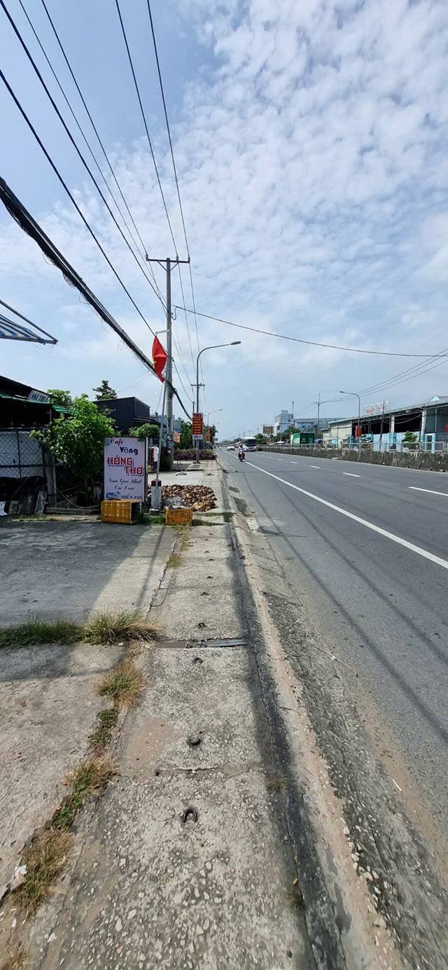 Cho thuê nhà trệt lửng mặt tiền QL1A, Châu Thành, Sóc Trăng - 240m² kinh doanh