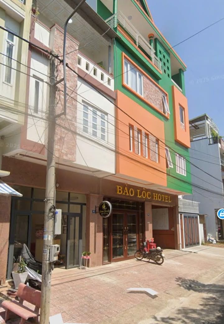 Nhà mặt tiền Lý Nam Đế P1 10 triệu - Sẵn sàng ở ngay