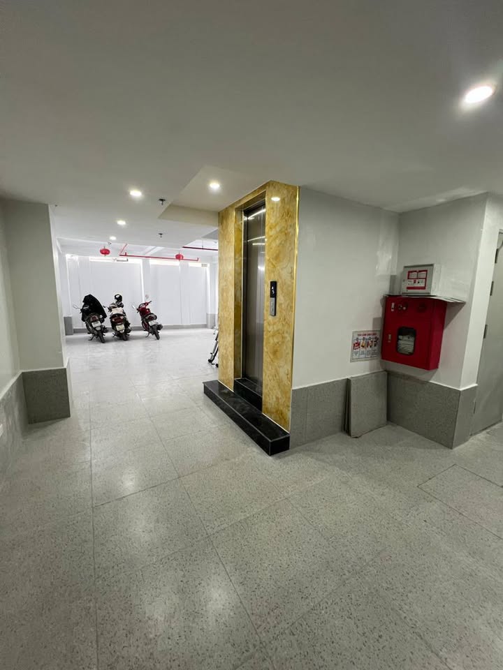 Tòa CCMN 7 tầng thang máy, 63m² Ngõ Trại Cá, Hoàng Mai - 17PN, 90tr/tháng