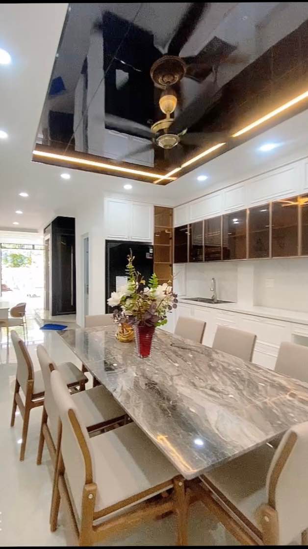Nhà Mặt Tiền Kinh Doanh 64m² Quận 7 - Ô Tô Đỗ Cả Ngày, Gần Lotte Mart