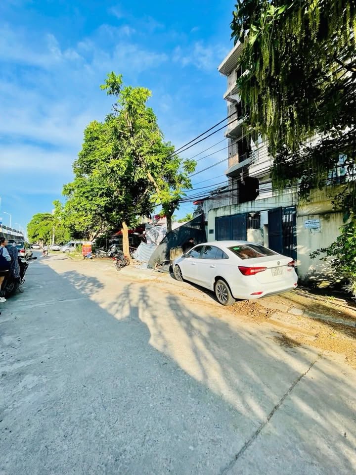 Nhà phố Tây Hồ Cầu Giấy 32 tỷ - Mặt tiền kinh doanh