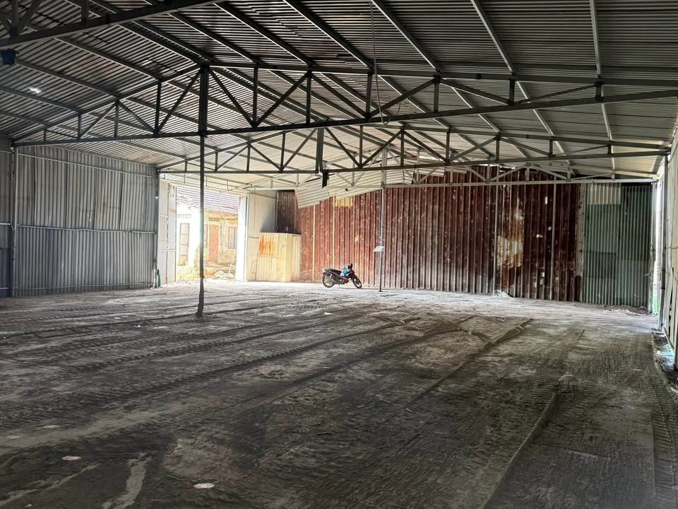 Kho MT Trần Đức Đà Nẵng 400m² 18 triệu - Diện tích lớn hoạt động ngay