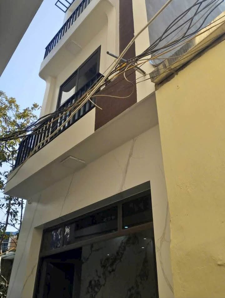 Nhà 3 Tầng Ngõ Ô Tô Trần Huy Liệu, Nam Định - 45m² - 2.3 Tỷ