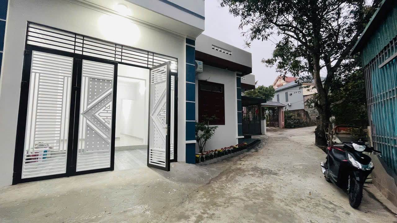 Nhà Xinh 96m² Tân Hòa, Phú Thọ - Sổ Đỏ Sẵn Sàng, View Hồ Thoáng Mát