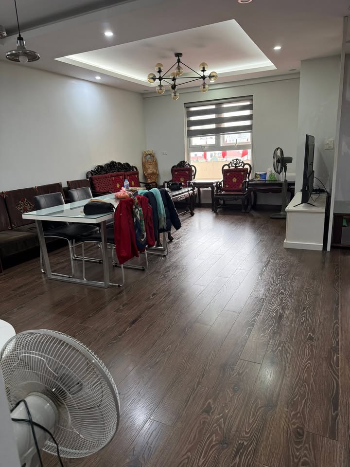 Cho thuê căn hộ 100m² Tòa N03 Nguyễn Văn Cừ, Long Biên - Đủ đồ, giá 15 triệu