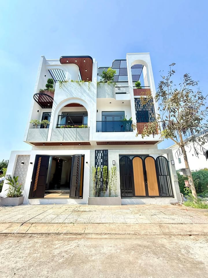 Nhà Phố 2 Mặt Tiền The Sol City, Cần Giuộc - 4PN, Sổ Hồng Riêng