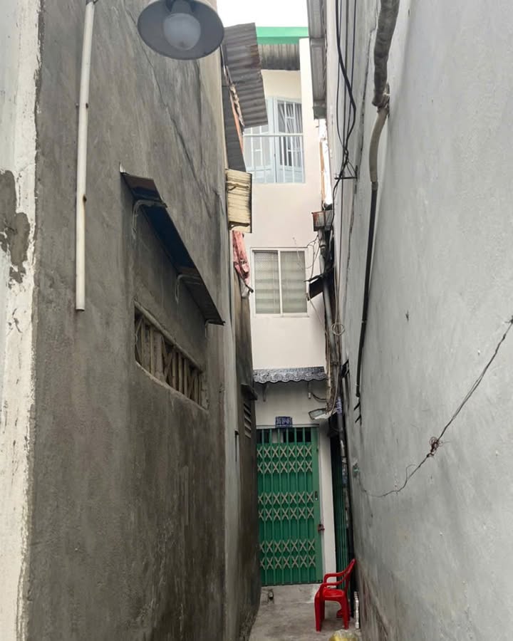 Nhà Hẻm 2 Lầu 10.5m² Q6 - Sẵn Sàng Vào Ở Ngay - Giá 1.2 Tỷ