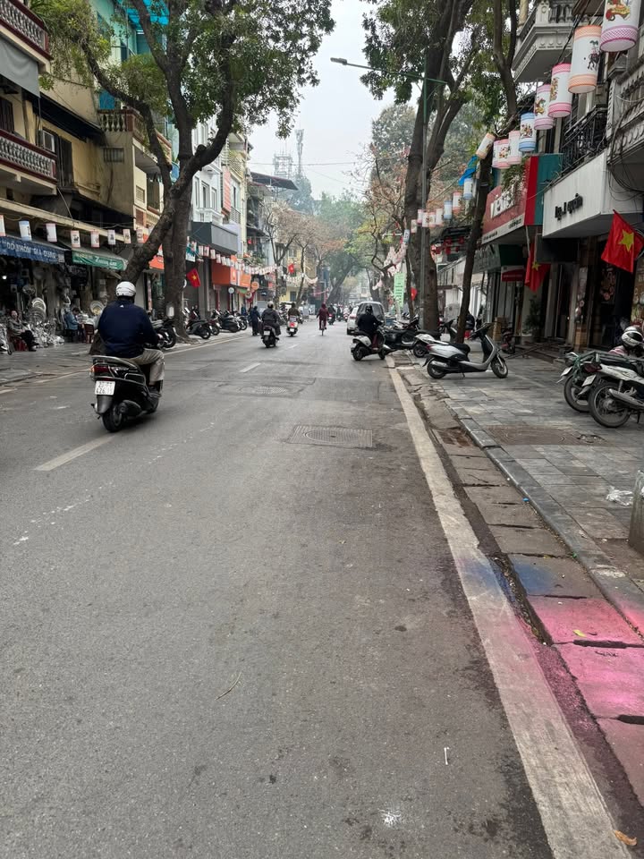 Nhà mặt phố Hàng Lược Hoàn Kiếm 33m² 33 tỷ - Mặt tiền kinh doanh