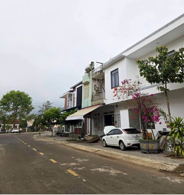 Nha pho Truong Vinh Ky Bao Loc 105m2 - Chinh chu ban gap