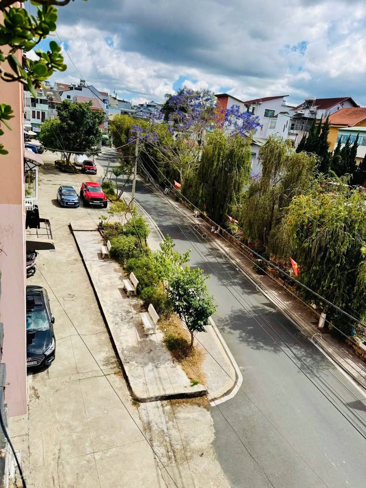 Cho thuê căn hộ 2PN Tô Ngọc Vân - Đà Lạt, có sân vườn riêng