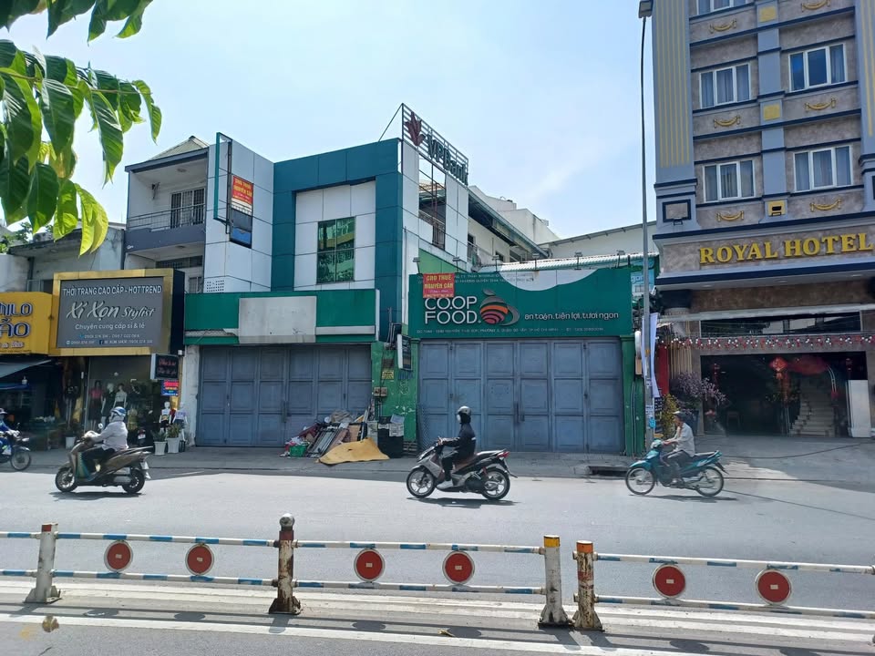 Nhà mặt tiền Nguyễn Thái Sơn 55 triệu - Ô tô vào tận nhà