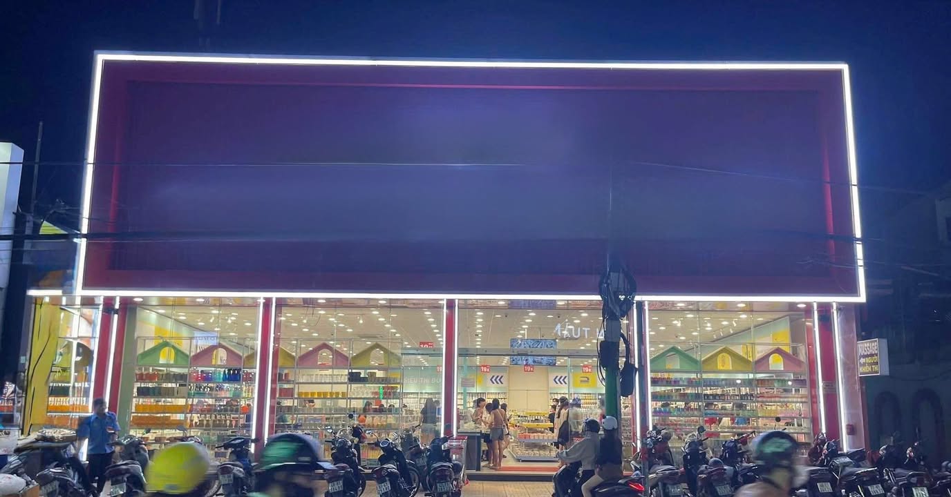 Shop Nguyễn Văn Tăng Q9 320m² 80tr - Mặt tiền kinh doanh