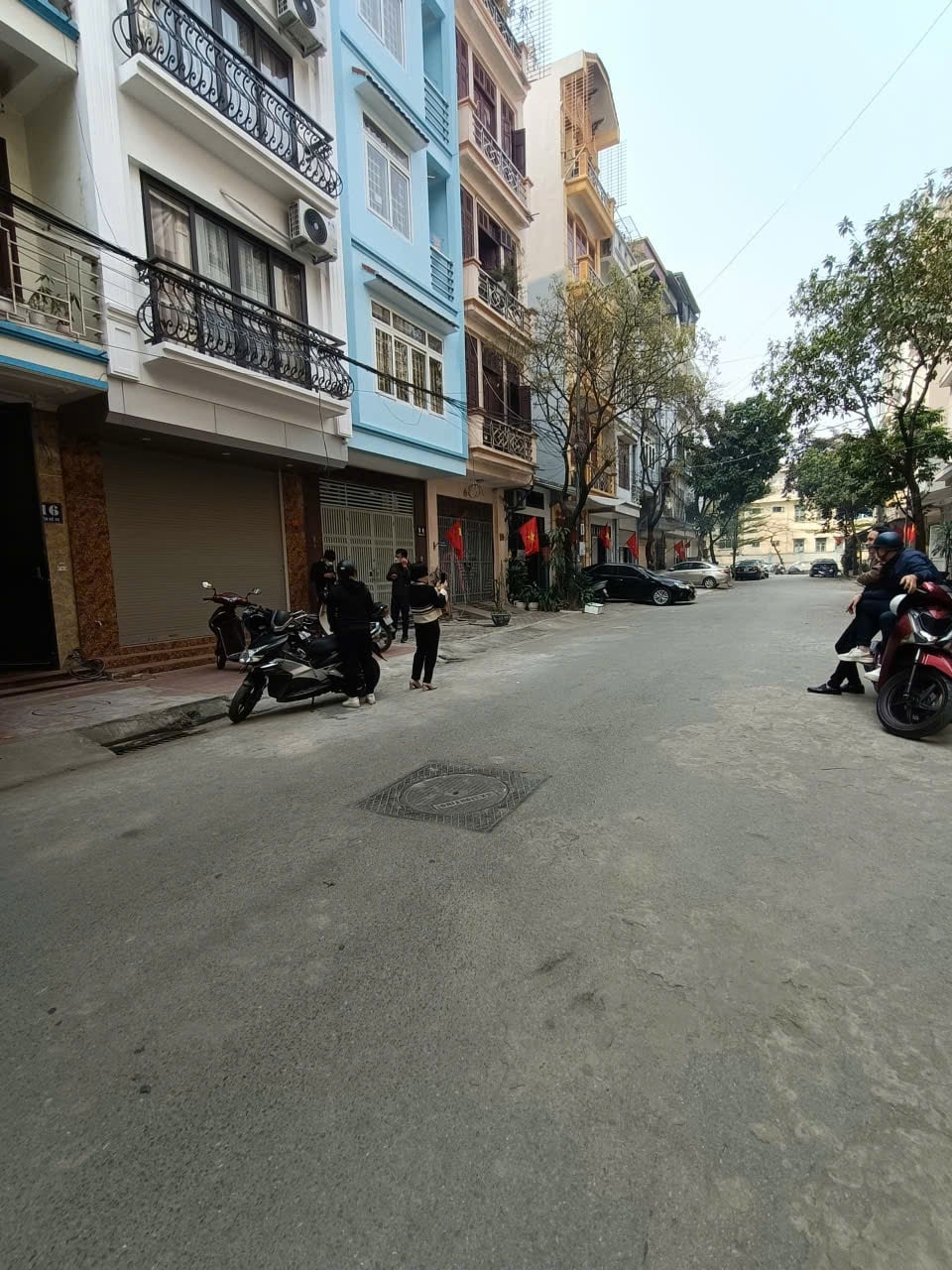 Nhà liền kề Ngô Thì Nhậm, La Khê 40m² giá 19.2 tỷ - Đầy đủ nội thất, tiện ích xung quanh.