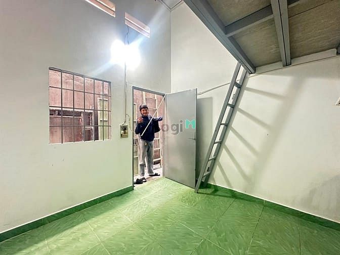 Phòng trọ cho thuê Dĩ An 18m² giá 2.1 triệu - Tiện nghi đầy đủ, tự do giờ giấc!