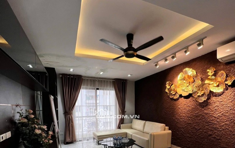 Nhà Kinh Doanh Đỉnh Hoàng Cầu Đống Đa 64m² giá 39.9 tỷ - Sẵn sàng sinh lời!