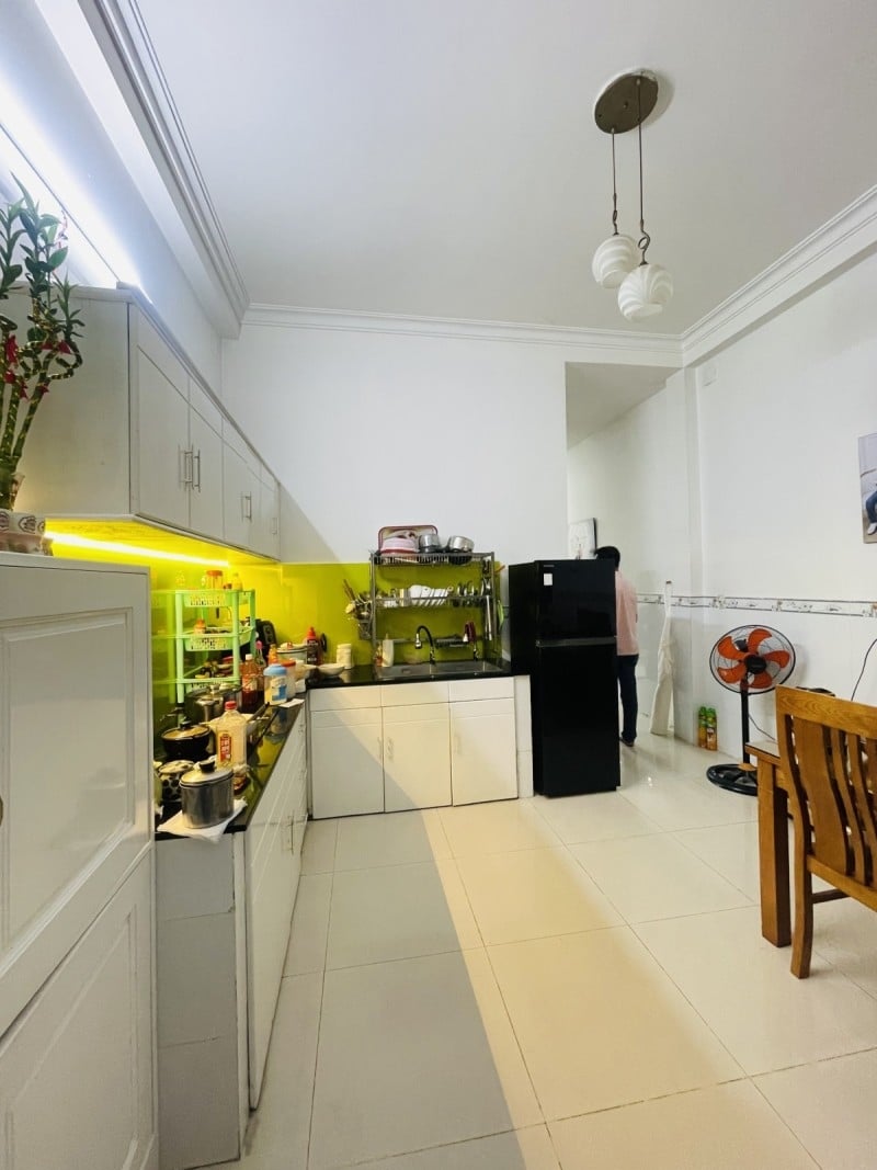 Nhà phố Lê Văn Quới, Bình Tân 68m² giá 5.75 tỷ - Sổ hồng riêng, hoàn công đầy đủ!