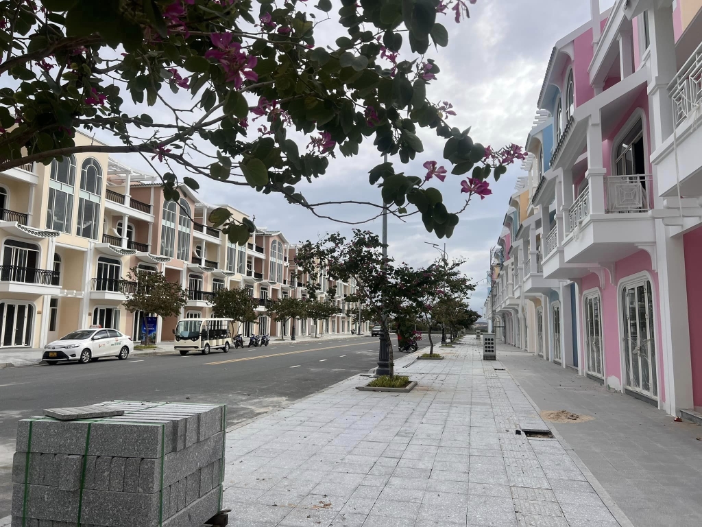 Nhà phố Para Sol Cam Ranh 122.4m² giá chỉ 4.6 tỷ - Sổ hồng chính chủ!