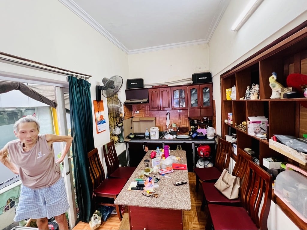 Nhà mặt tiền rộng lô góc tại Văn Miếu, Đống Đa - Diện tích 35.6m², giá 11.5 tỷ