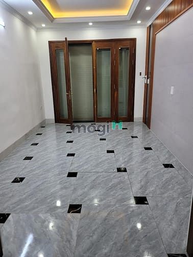 Nhà phố Nguyễn Văn Cừ, Long Biên 110m² giá 28 tỷ - Kinh doanh ngay!