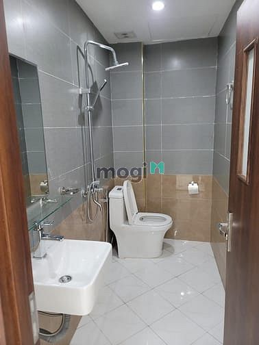 Nhà riêng Nguyễn Văn Cừ, Long Biên 30m² giá 6.8 tỷ - Lô góc, 2 mặt thoáng