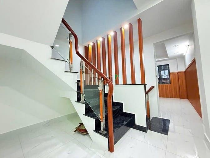 Nhà phố Bùi Văn Ba, Quận 7, 90m² giá 4.9 tỷ - Nhà mới, sẵn sàng ở ngay!