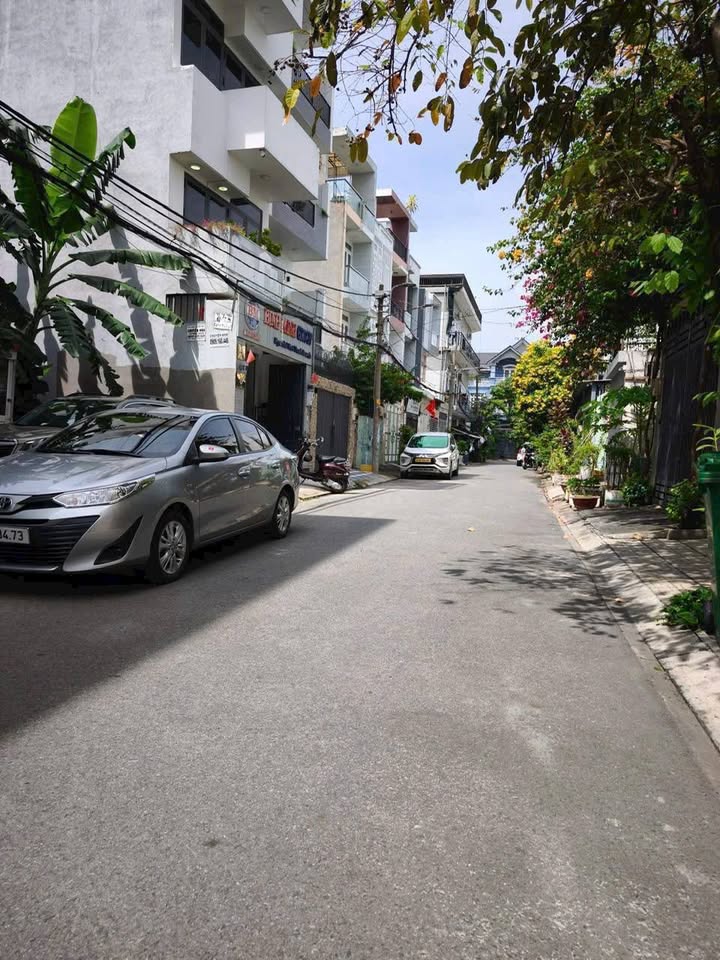 Nhà Mặt Tiền Sông Gigamall Thủ Đức - 104m² - 12 Tỷ TL