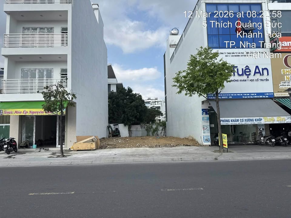 Nhà Phố Mặt Tiền Thích Quảng Đức, Nha Trang - 100m² Kinh Doanh Sầm Uất