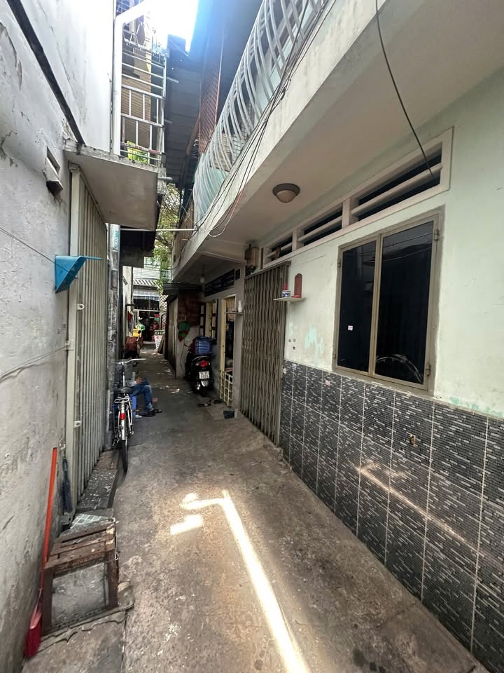 Nhà 2 Tầng Trần Quang Cơ, Tân Phú 16m² - Giá 1.62 Tỷ