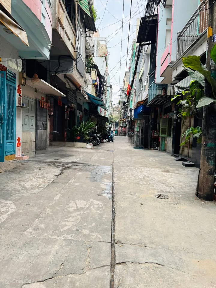 Nhà Hẻm Oto 3 Tháng 2, Q10 - 35m², 3 Tầng, Nở Hậu - 6.x Tỷ